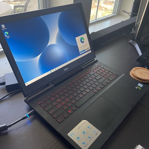 Dell Inspiron 15 7000 Gaming Laptop - Picture 2 of 8